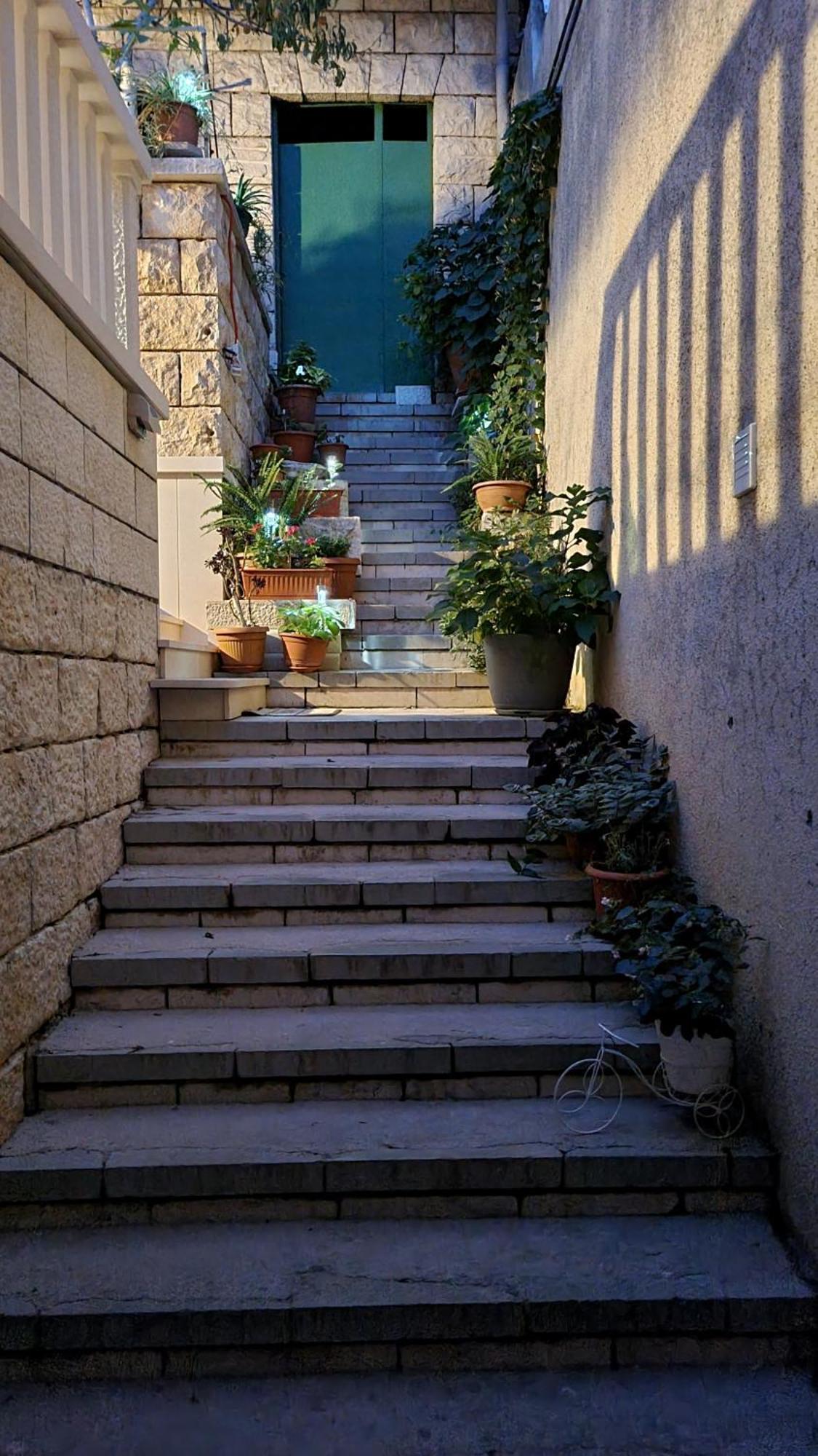 Apartment Pino Pucisca Esterno foto