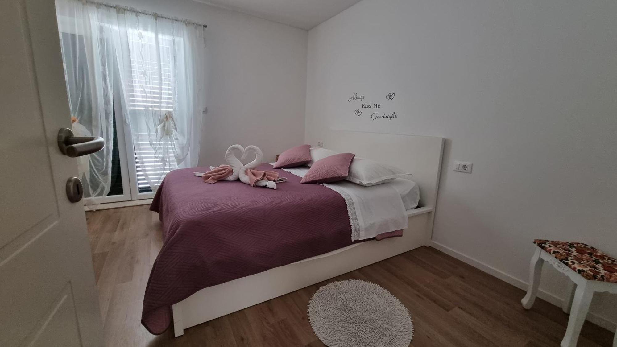 Apartment Pino Pucisca Esterno foto