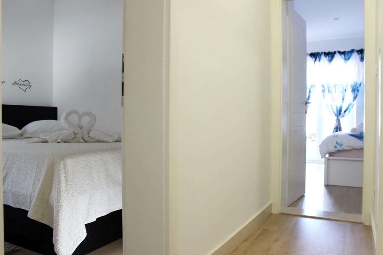 Apartment Pino Pucisca Esterno foto
