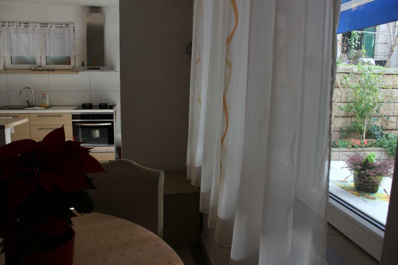 Apartment Pino Pucisca Esterno foto